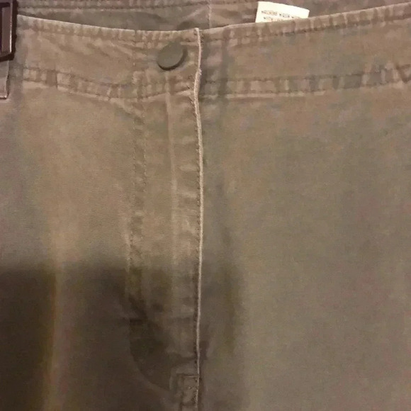 L.L.Bean green cotton/spandex pants.  Size 12 - Picture 4 of 8